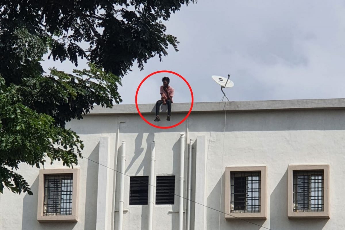 मैत्रिणीनं प्रेमास नकार दिल्यानं सांगलीतील तरुणाचा हाय होल्टेज ड्रामा; आत्महत्येसाठी टेरेसवर चढला पण...