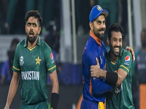 टी-20 वर्ल्ड कपच्या (T20 World Cup) पहिल्याच सामन्यात पाकिस्तानने टीम इंडियाला (India vs Pakistan) जोरदार धक्का दिला आहे. भारताने दिलेलं 152 रनचं आव्हान पाकिस्तानने 17.5 ओव्हरमध्ये एकही विकेट न गमावता पूर्ण केलं. 