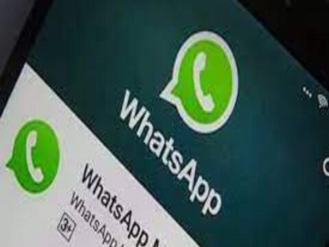 नव्या फोनमध्ये WhatsApp डाउनलोड करा आणि App च्या सुरुवातीच्या प्रोसेसमध्ये गुगल ड्राइव्ह बॅकअप ऑप्शनला स्किप करा. त्यानंतर फोनच्या स्टोरेजमधून लोकल बॅकअप रिस्टोर करा आणि नव्या फोनमध्ये संपूर्ण डेटा येईल. 