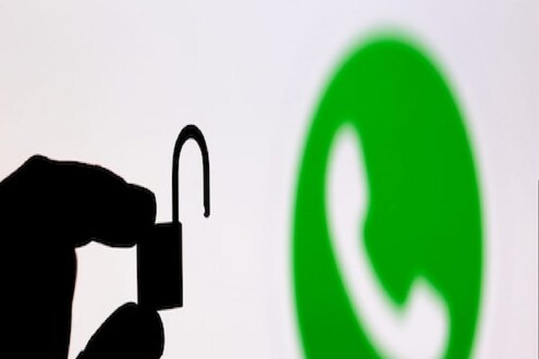 EXPLAINER : End-To-End Encryption असूनही WhatsApp Chats बाहेर कशी येतात? EXPLAINER : End-To-End Encryption असूनही WhatsApp Chats बाहेर कशी येतात?