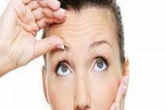 How to remove wrinkles: चेहऱ्यावरील सुरकुत्या वाढतायत; वय दिसायला लागण्यापूर्वीच करा हे उपाय