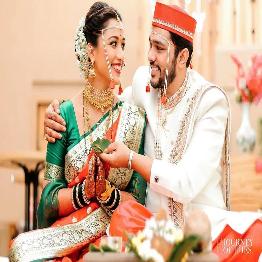 मराठमोळा अभिनेता सुयश टिळक (Suyash Tilak) आणि अभिनेत्री आयुषी भावे (Ayushi Bhave) आज विवाहबंधनात (suyash tilak and ayushi bhave wedding ceremony) अडकले आहेत. त्यांच्या लग्नाचे काही सुंदर फोटो समोर (suyash tilak and ayushi bhave marriage photos )आले आहेत. 