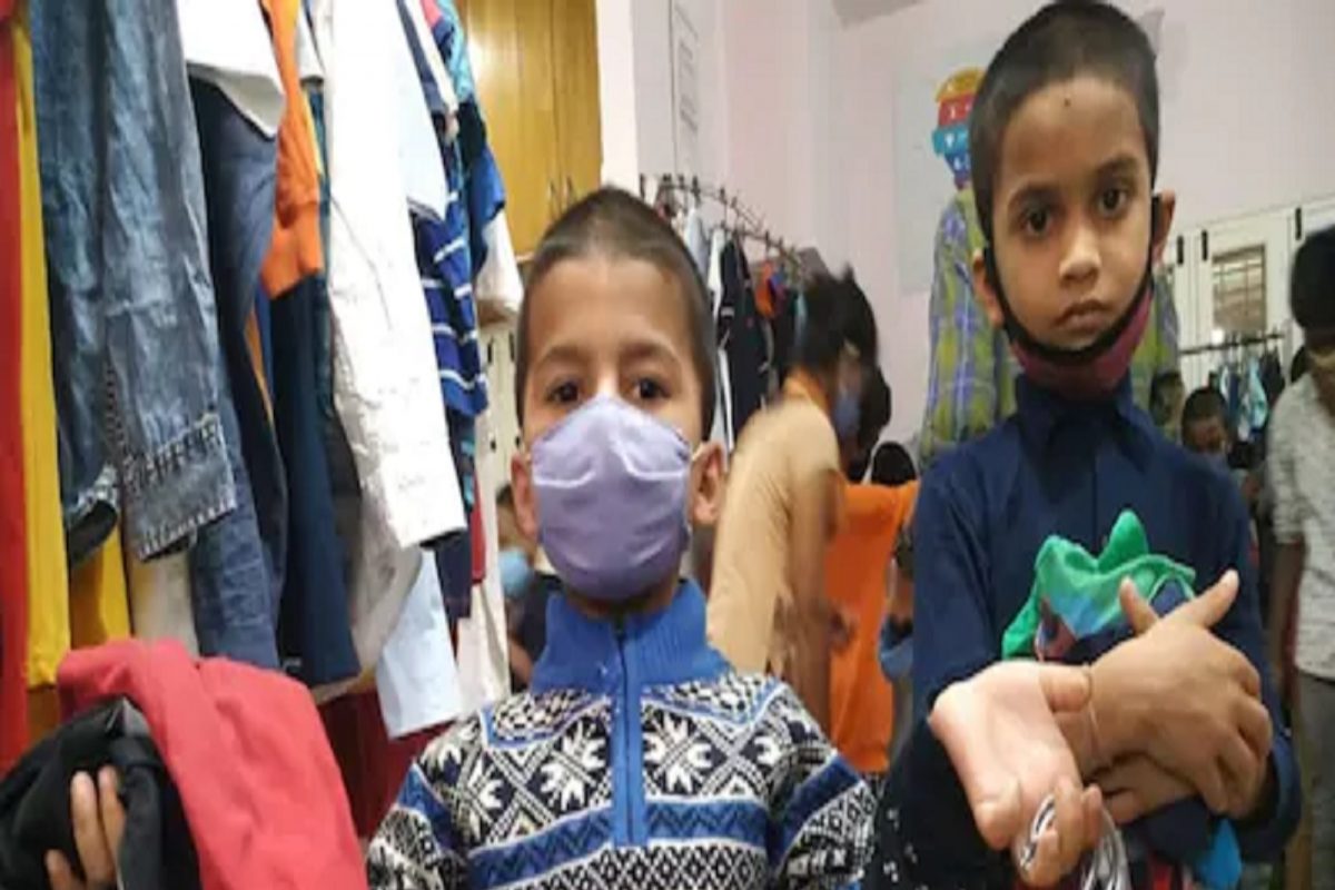 What an Idea! या दुकानात गरजूंना 1 रुपयांत मिळतात stylish कपडे