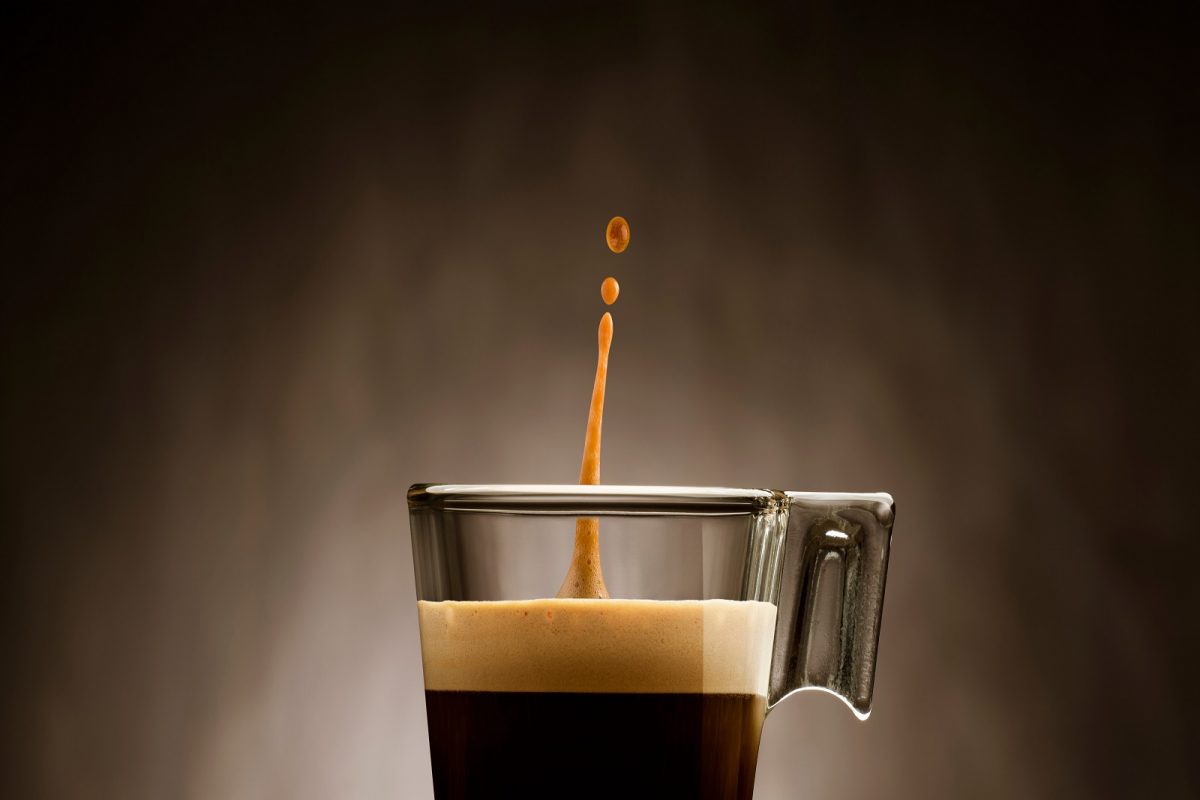 वजन कमी करण्यासाठी Black Coffee अशी ठरते फायदेशीर; साईड इफेक्टशिवाय वजन घटवण्याचा उपाय