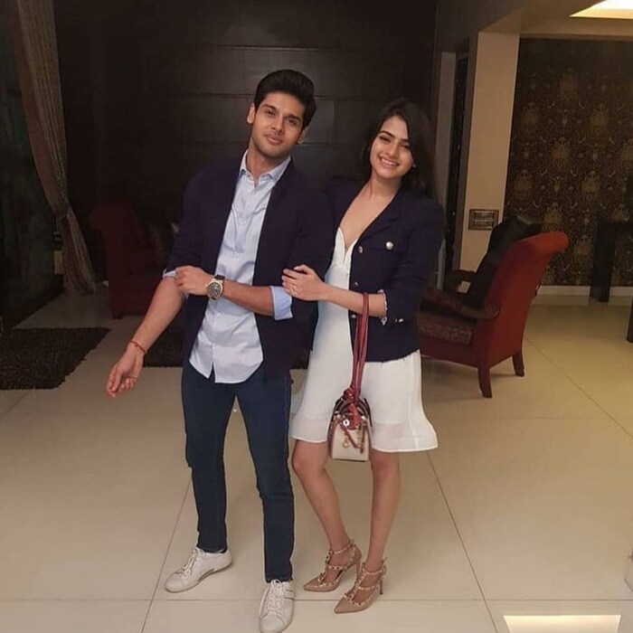 आजकाल अवंतिकाचे बोल्ड फोटोशूट सोशल मीडियावर ट्रेंडमध्ये आहे. आता बातमी आहे की ती तेलगू चित्रपटातून करिअरची सुरुवात करणार आहे.