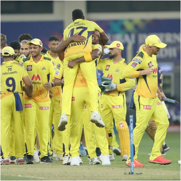 टी-20 वर्ल्ड कपच्या महिनाभर आधी दुबईच्या याच मैदानात आयपीएल 2021 (IPL 2021 Final) ची फायनल झाली होती. या सामन्यात एमएस धोनीच्या चेन्नई सुपर किंग्सने कोलकाता नाईट रायडर्सचा (CSK vs KKR) 27 रनने पराभव केला होता. 