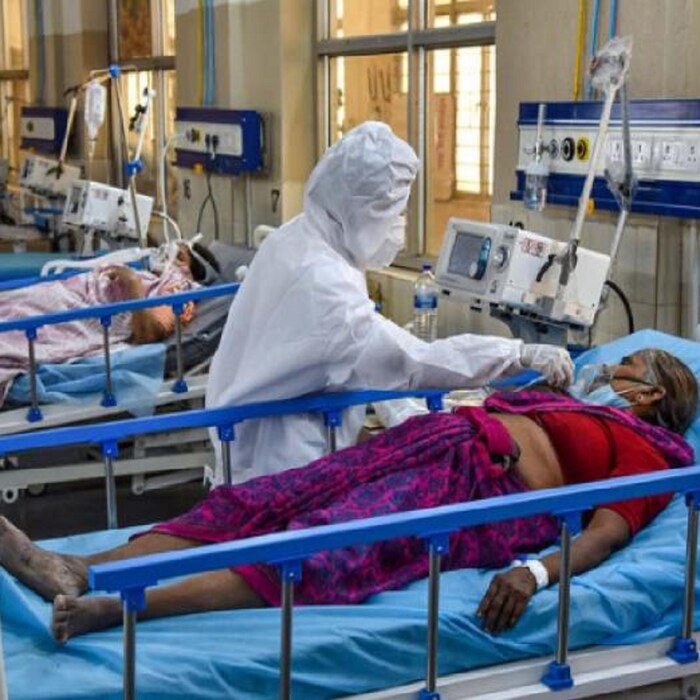 दिवसभरात 1007 कोरोना रुग्णांना डिस्चार्ज देण्यात आला आहे. आतापर्यंत एकूण 77,12,575 रुग्णांना बरे झाल्यानंतर हॉस्पिटलमधून घरी सोडण्यात आलं आहे.