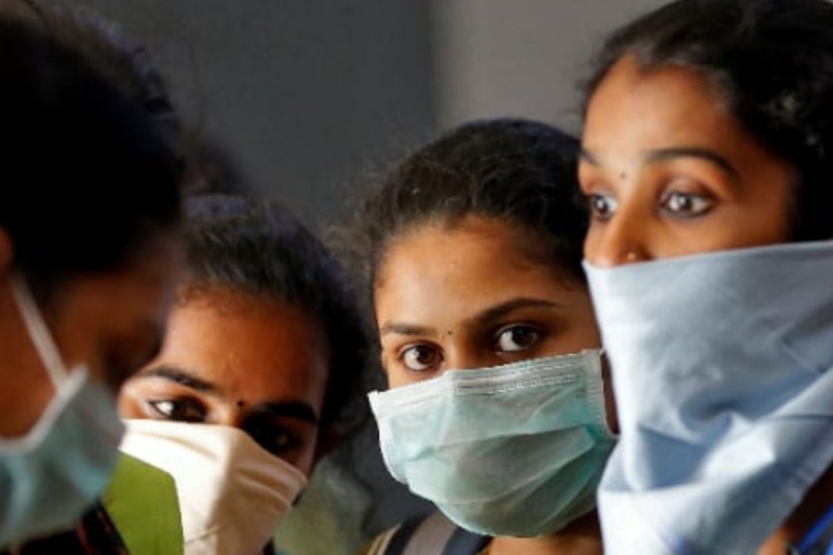 जगभरात कोरोना रुग्ण वाढत असल्यानं मोदी सरकार चिंतेत; 13 राज्यांना पत्र लिहून दिल्या या सूचना