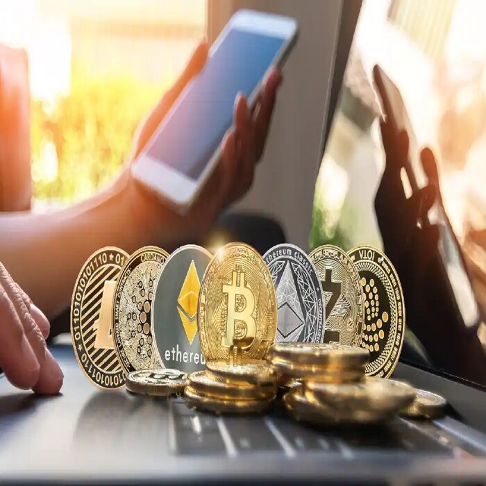 OneCoin कडे ब्लॉकचेन तंत्रज्ञान नव्हते ज्यावर बिटकॉइन सारख्या क्रिप्टोकरन्सी काम करतात. रुझाने OneCoin ला ब्लॉकचेनशी जोडण्याचा प्रयत्न केला, पण ती अयशस्वी झाली. रुझाने तिचा व्यवसाय आणखी वाढवण्याचा प्रयत्न केला. त्यामुळे यादरम्यान क्रिप्टोकरन्सीच्या समर्थकांनी OneCoin गुंतवणूकदारांशी संपर्क साधू लागला. त्यांनी त्यांना सत्यही सांगितले. OneCoin चे बहुतेक गुंतवणूकदार या क्रिप्टोचे सत्य समजू शकले नव्हते.