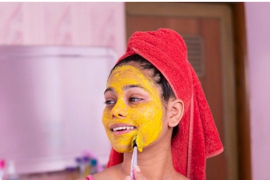 Chana Dal For Glowing Skin: चेहऱ्यासाठी खूप फायदेशीर ठरते हरभरा डाळ, फक्त या पद्धतीनं वापरा