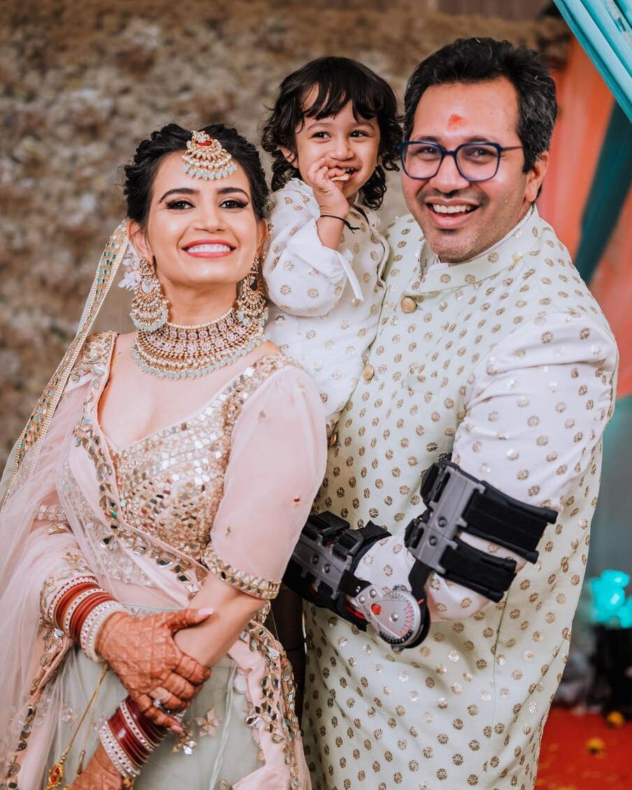 लग्नाच्या ८ वर्षांनंतर म्हणजेच २७ नोव्हेंबर २०१९ मध्ये प्रियाने तिच्या मुलाला जन्म दिला. 