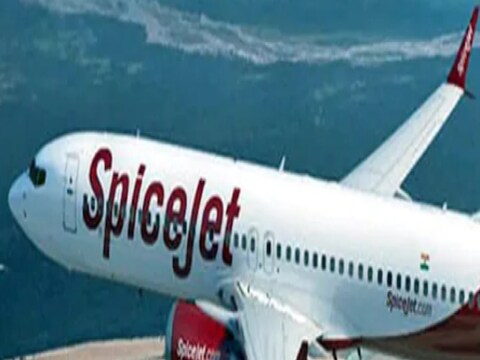 Spicejet कंपनीच्या विमानानं (Spicejet announces EMI for air tickets) प्रवास करणाऱ्यांना आता ईएमआय सुविधेचा लाभ घेता येणार आहे. अनेकदा प्रवाशांना विमानानं जाण्याची गरज असते. 