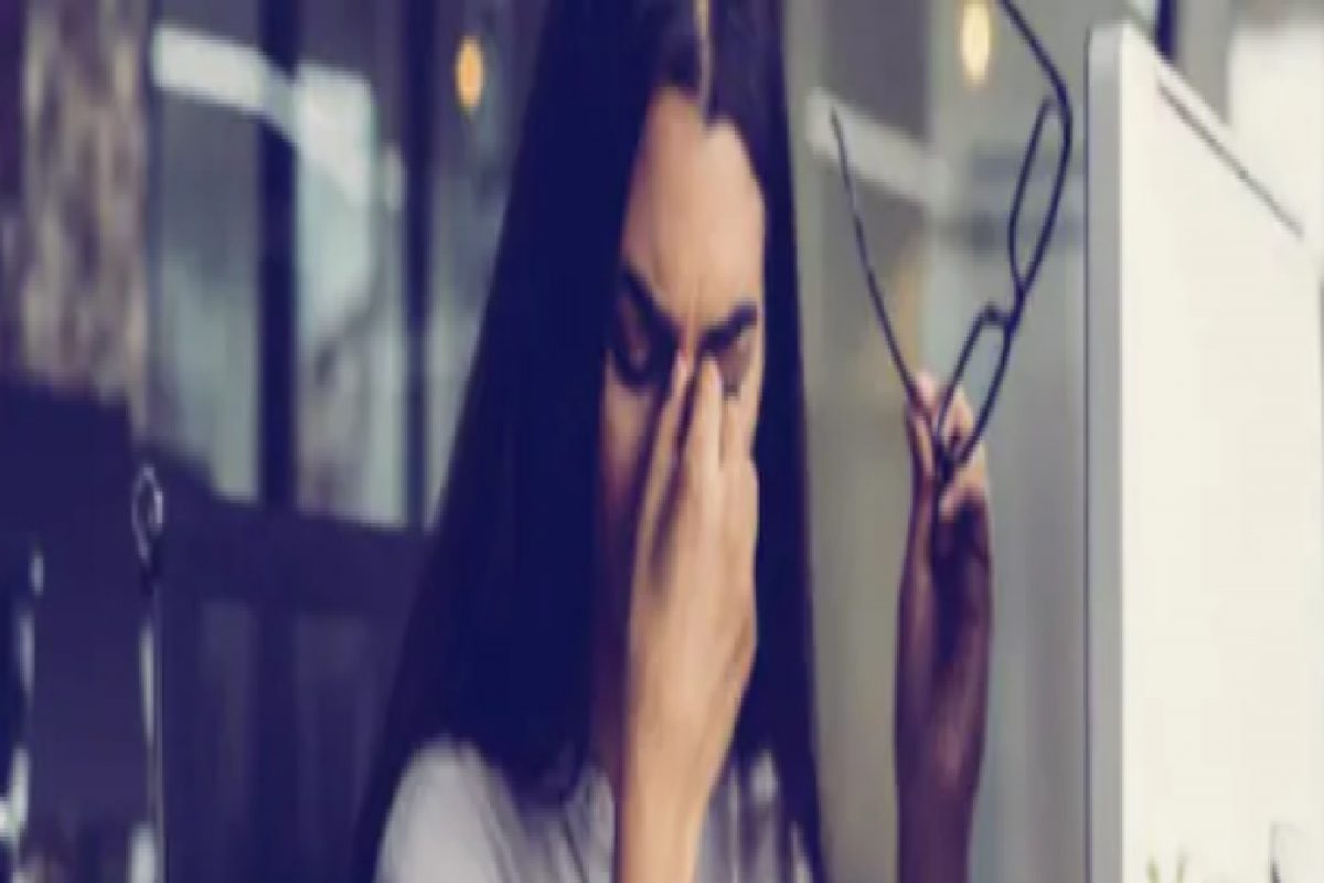 बॉस करायचा ऑफिसमधील घड्याळ 15 मिनिटं मागे, कर्मचाऱ्यांकडून फुकटचा ओव्हरटाईम