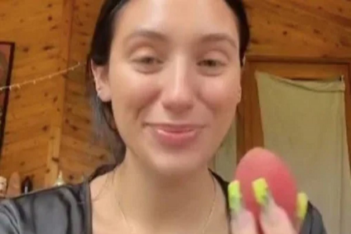 सौंदर्याचे side effects!Jealous होऊन कुणीच करत नाही मैत्री, वाचा सौंदर्यवतीची व्यथा