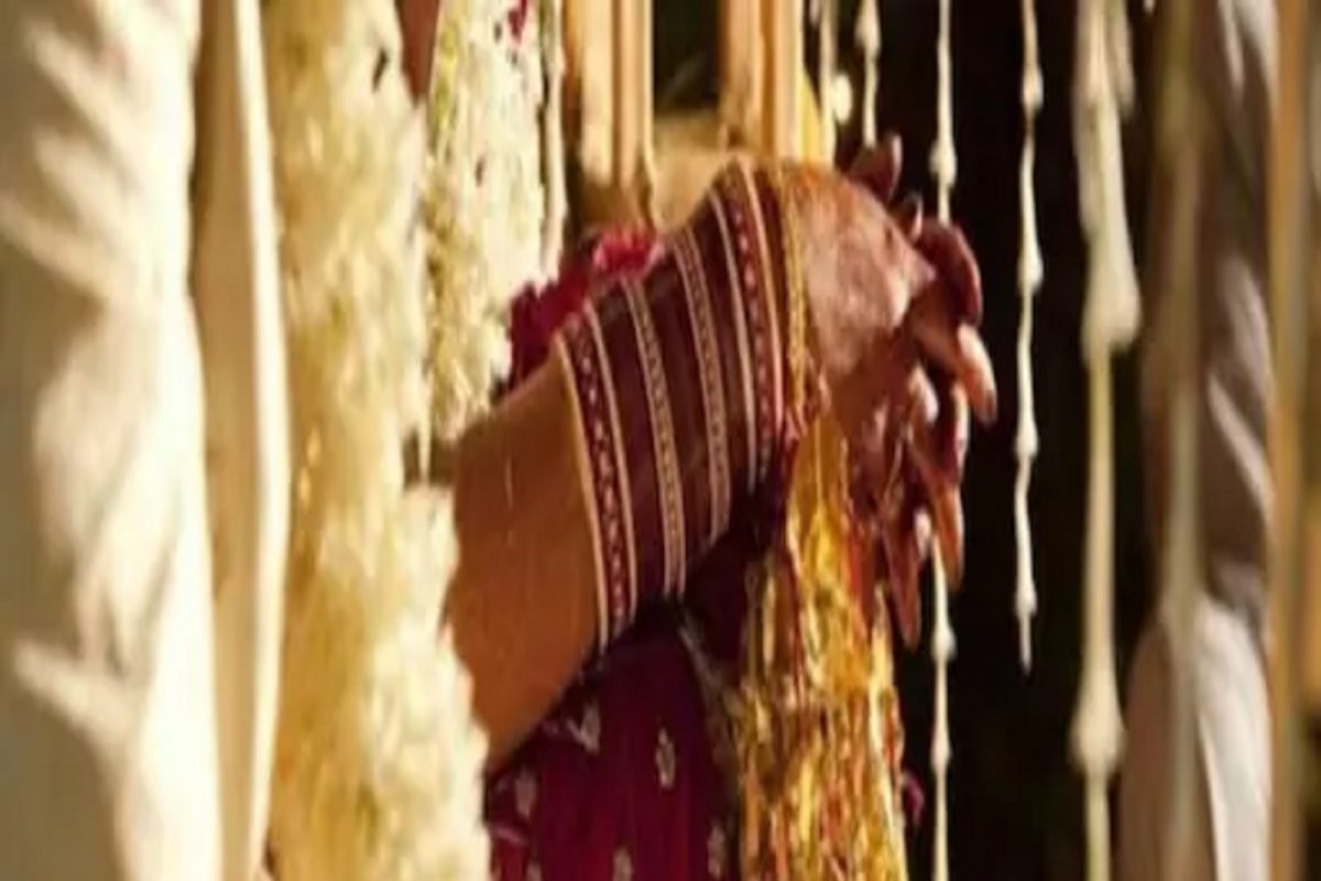 येथे लग्नासाठी पाहुणे भाड्याने मिळतील! वाचा, एका तासाचा दर