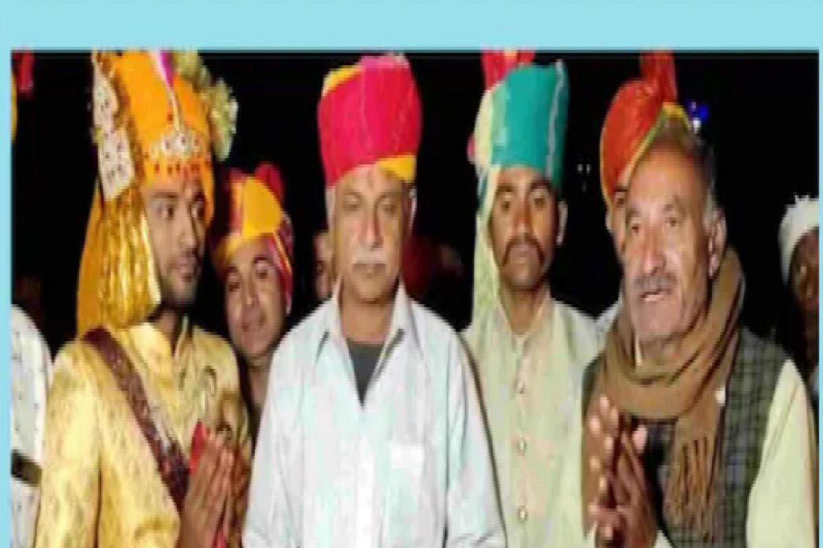 तरुणाने परत केला 5 लाखांचा हुंडा; म्हणाला, कर्तृत्वावर ठेवा विश्वास !