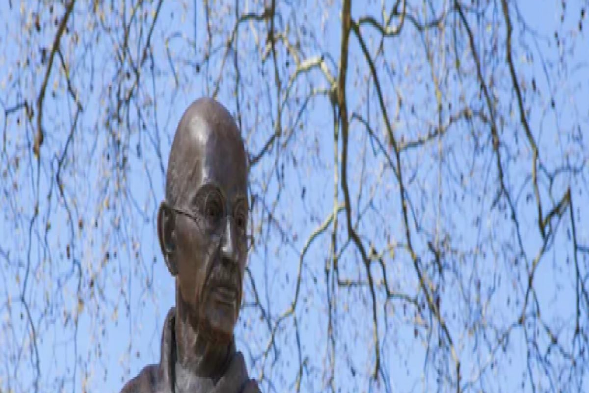 ऑस्ट्रेलियात गांधींच्या पुतळ्याची तोडफोड; पंतप्रधान म्हणाले, शरम वाटली पाहिजे!