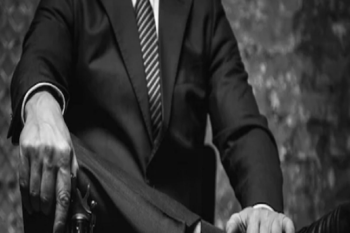 बॉसनं लावलं संतापजनक पोस्टर, भडकले कर्मचारी; म्हणाले....