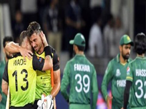 टी-20 वर्ल्ड कपच्या (T20 World Cup Semi Final) सेमी फायनलमध्ये ऑस्ट्रेलियाने पाकिस्तानला (Australia vs Pakistan) पराभवाचा धक्का दिला आहे.