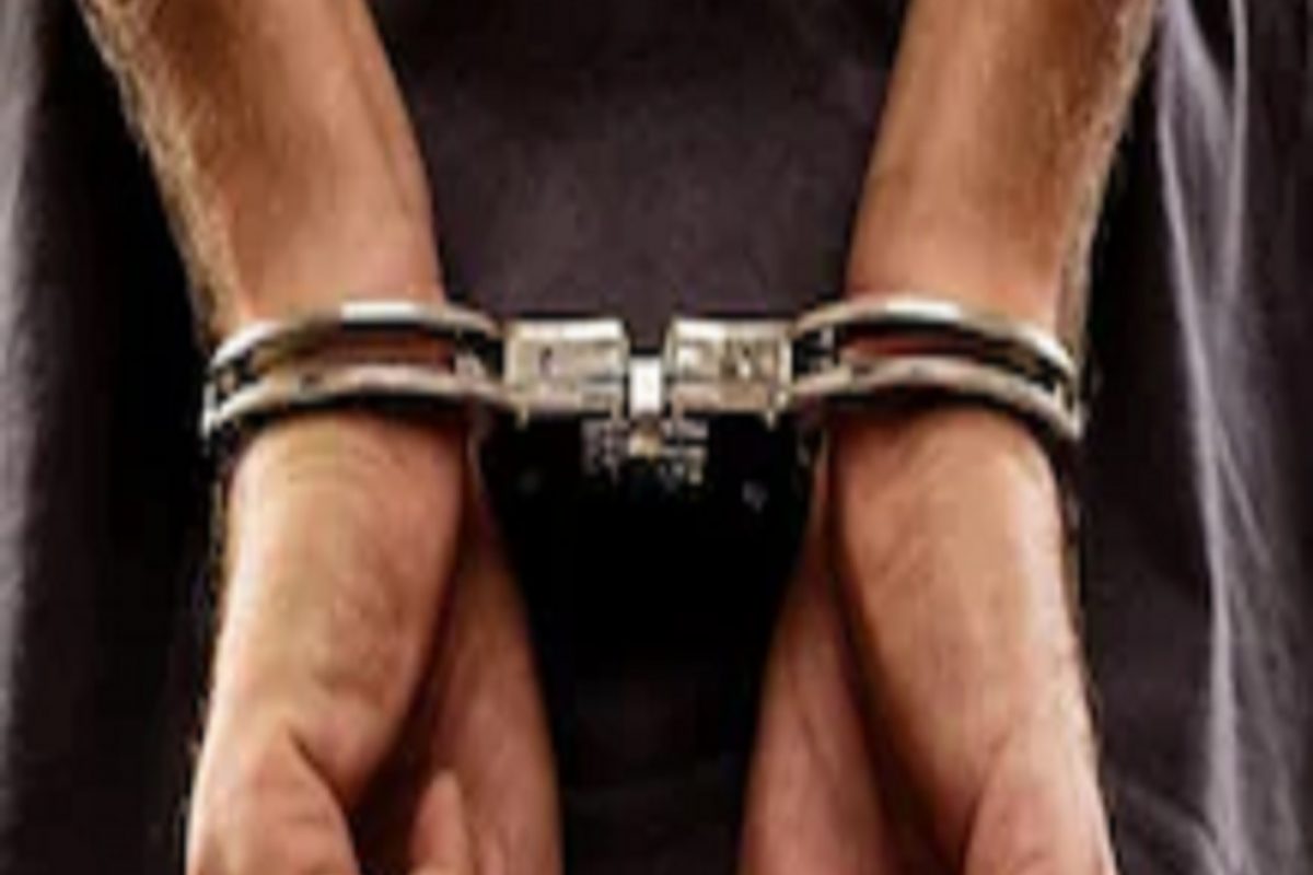 लग्नाला अवघे काही तास बाकी असताना नवरदेवाचे दुसऱ्या महिलेसोबतचे अनैतिक संबंध उघडकीस आल्याने नवरदेवाची पंचाईत झाली.