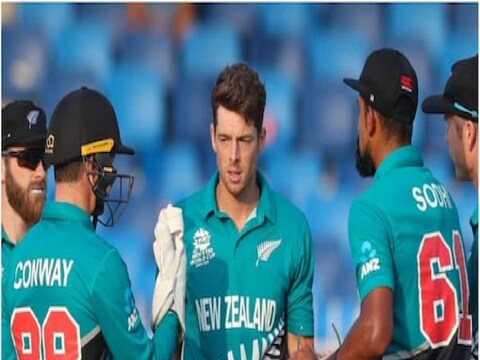 टी-20 वर्ल्ड कपच्या फायनलमध्ये (T20 World Cup Final) न्यूझीलंडचा सामना ऑस्ट्रेलियाविरुद्ध (Australia vs New Zealand) होत आहे. या सामन्यात केन विलियमसनची (Kane Williamson) टीम 6 वर्षांपूर्वी झालेल्या पराभवाचा बदला घेण्यासाठी मैदानात उतरेल. 
