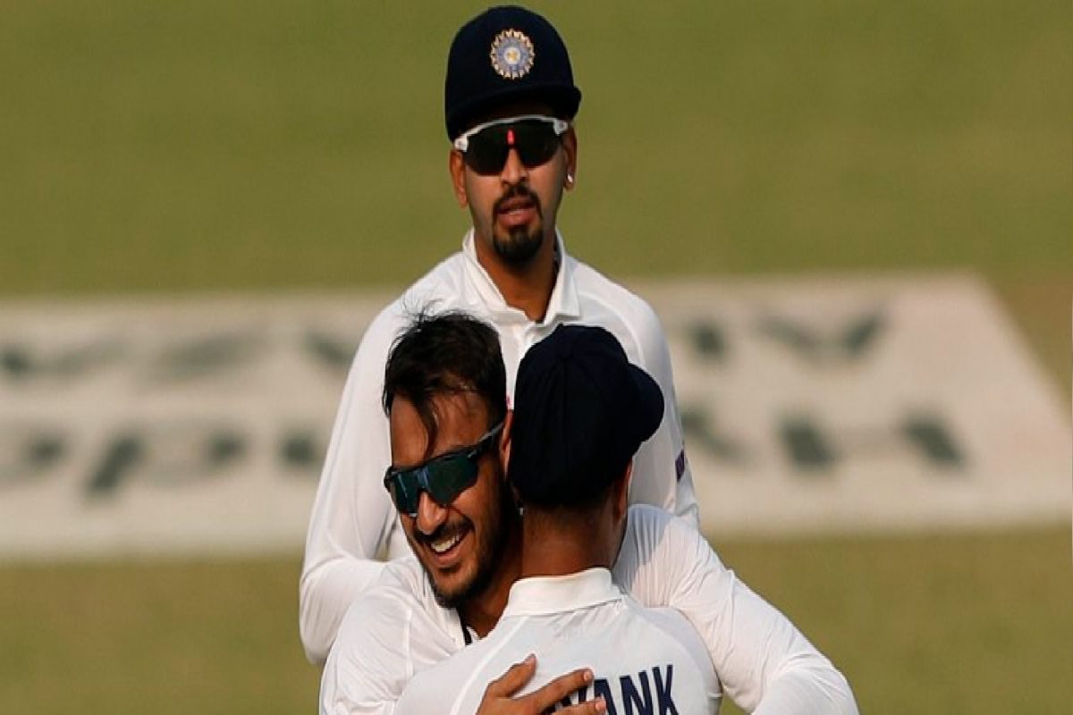 IND vs NZ: लंचनंतर 'बापू' ची कमाल, न्यूझीलंडच्या इनिंगला पाडले खिंडार