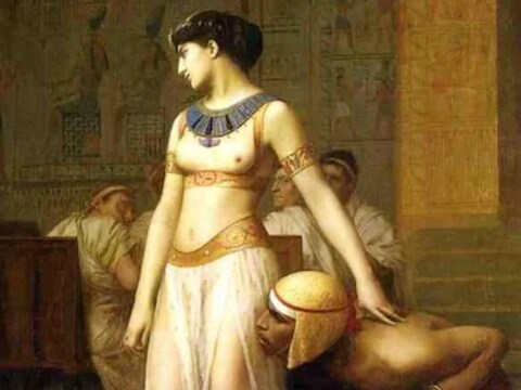 एक असा मसाला ज्याबद्दल असे म्हटले जाते की मृत्यूशिवाय प्रत्येक गोष्टीवर रामबाण औषध आहे. प्राचीन काळातील सर्व सौंदर्यप्रसाधने तयार करण्यासाठी याचा वापर केला जात होता. इजिप्तची सुंदर राणी क्लियोपेट्रा (Cleopatra) या मसाल्याचे तेल रोज वापरत असे, असं पुस्तकात सांगण्यात आलं आहे. त्यामुळे तिची त्वचा सुंदर दिसत होती. आधुनिक काळात हा मसाला अनेक प्रकारे उपयुक्त असल्याचे सांगितले तर तुम्हाला आश्चर्य वाटेल. चला याबद्दल जाणून घेऊया.
