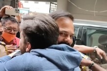 Video: मित्राला दिलेले वचन पूर्ण करण्यासाठी रोहित शेट्टी थेट उल्हासनगरमध्ये Video: मित्राला दिलेले वचन पूर्ण करण्यासाठी रोहित शेट्टी थेट उल्हासनगरमध्ये
