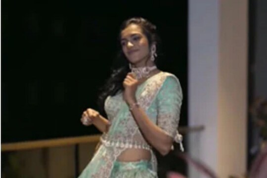 , p v sindhu dance 
