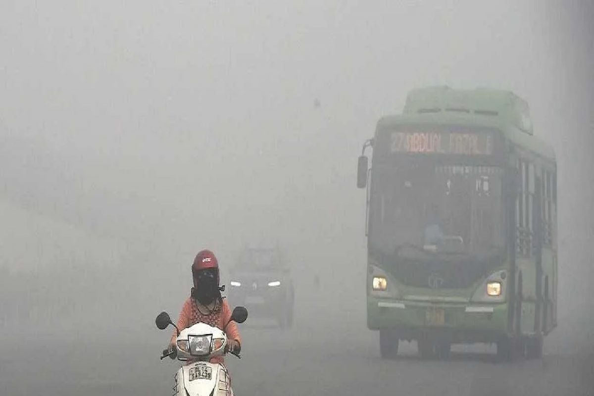 Delhi Air Pollution: आजही दिल्ली-NCR ची हवा 'अत्यंत गरीब' श्रेणीत!