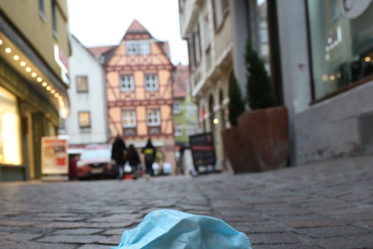 पुढच्या आठवड्यापासून 'या' देशात मास्क घालण्याची गरज नाही, देशात Omicron चा उच्चांक