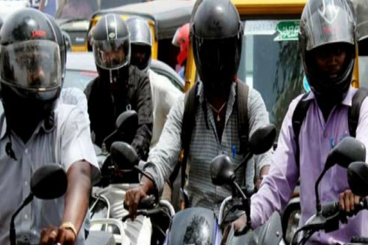 Pune: पुणेकरांसाठी महत्त्वाची बातमी; 1 एप्रिलपासून बाईकस्वारांना हेल्मेट वापरावा लागणार, जिल्हाधिकाऱ्यांनी काढले आदेश