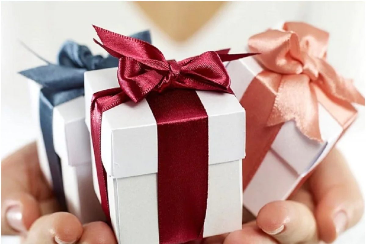Valentine's Week: पार्टनरला खूश करण्यासाठी देऊ शकता ही 5 स्पेशल गिफ्ट्स