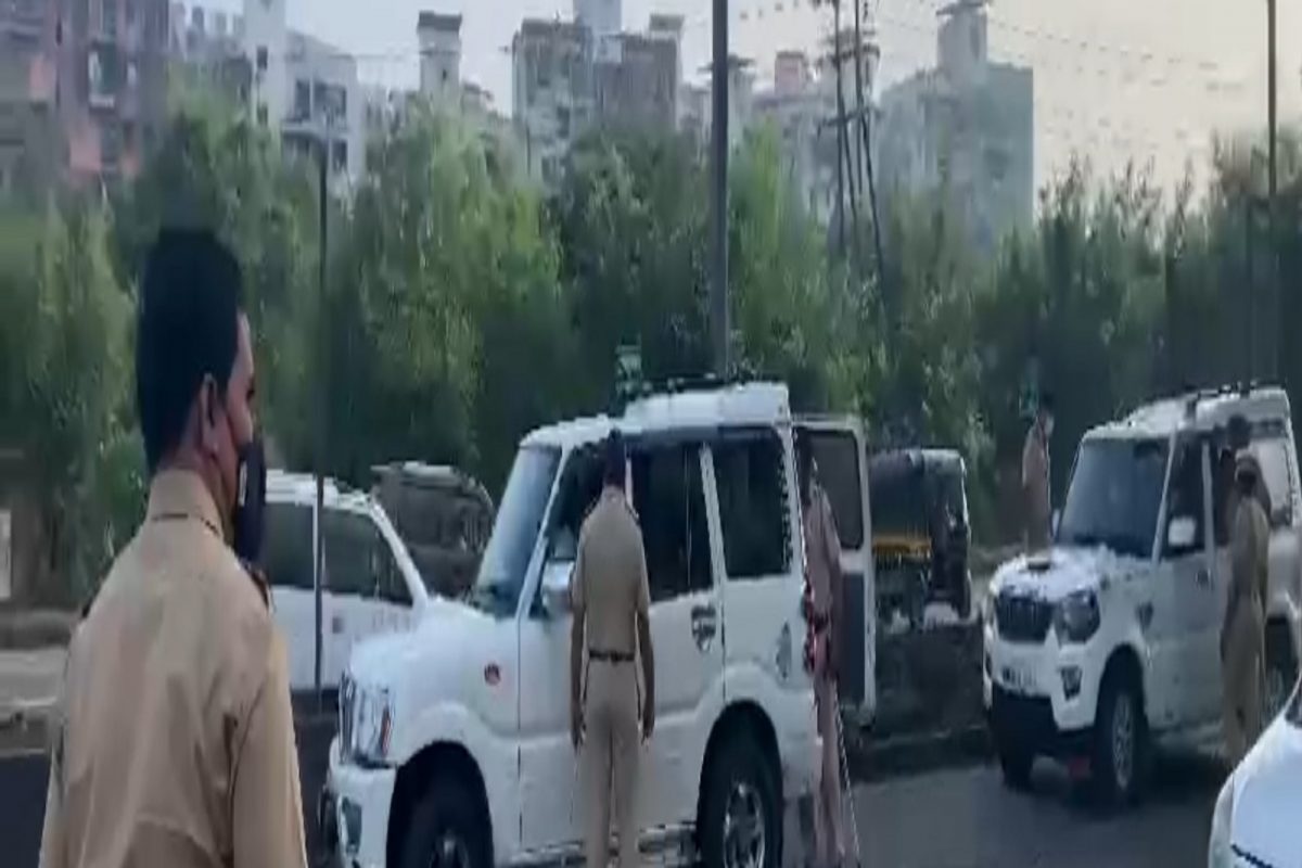 ST Strike: मुंबईत धडकण्यापूर्वीच संपकरी एसटी कर्मचाऱ्यांना घेतलं ताब्यात, पाहा VIDEO