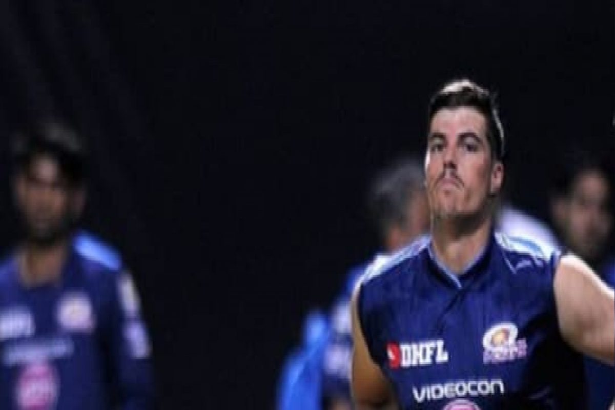 T10 League: मुंबई इंडियन्सच्या माजी बॉलरनं रचला इतिहास,12 बॉलमध्ये घेतल्या 5 विकेट्स