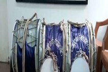 लग्नाच्या पूर्वसंध्येला रंगलेल्या हळदीत धडकले पोलीस आणि मग...