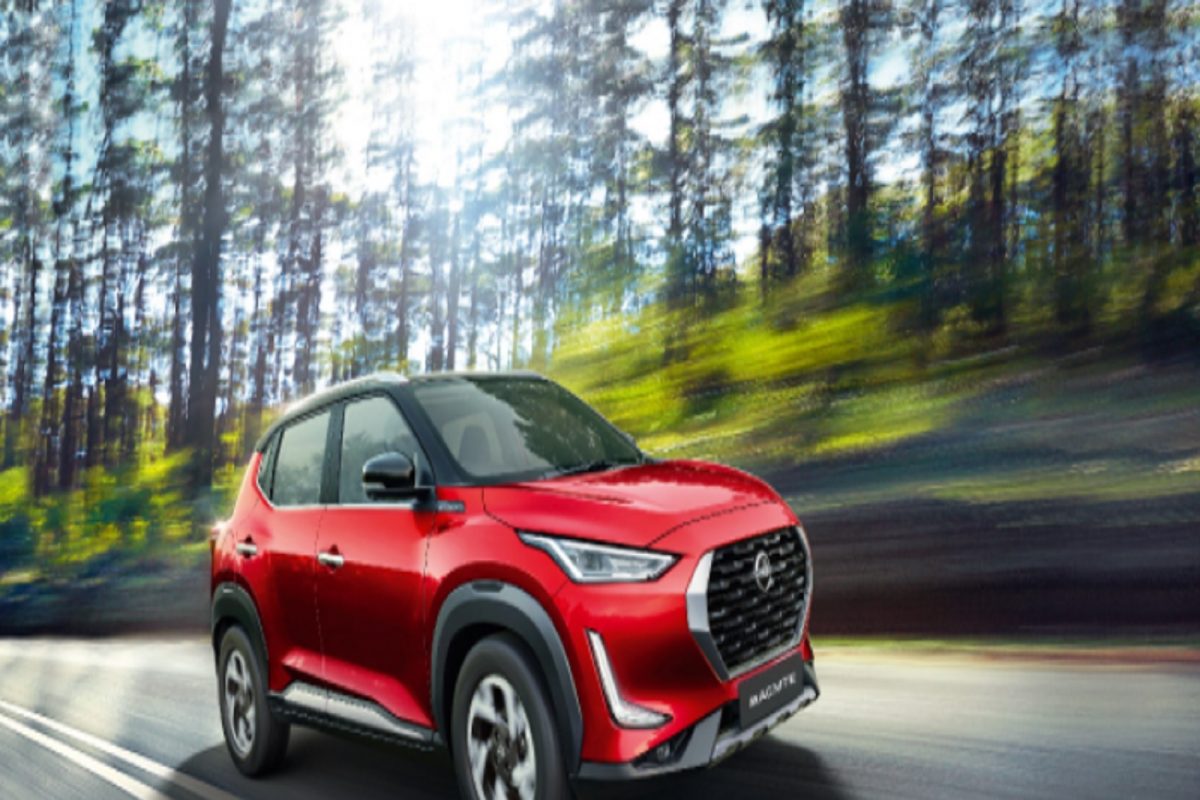 6 लाखांहून स्वस्त असणाऱ्या या SUV ची भारतात जबरदस्त क्रेझ, वर्षभरात 30000 Car ची विक्री