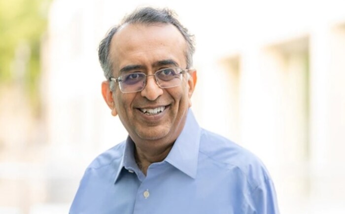 VMWare - Raghu Raghuraman   रघु रघुराम 2003 मध्ये VMWare मध्ये सामिल झाले होते. ते आता कंपनीचे CEO आहेत. रघुराम यांनी व्हार्टन स्कूल ऑफ बिजनेसमधून MBA आणि इंडियन इन्स्टिट्यूट ऑफ टेक्नोलॉजी मुंबईतून इलेक्ट्रिकल इंजिनियरिंगमध्ये मास्टर डिग्री मिळवली आहे. 