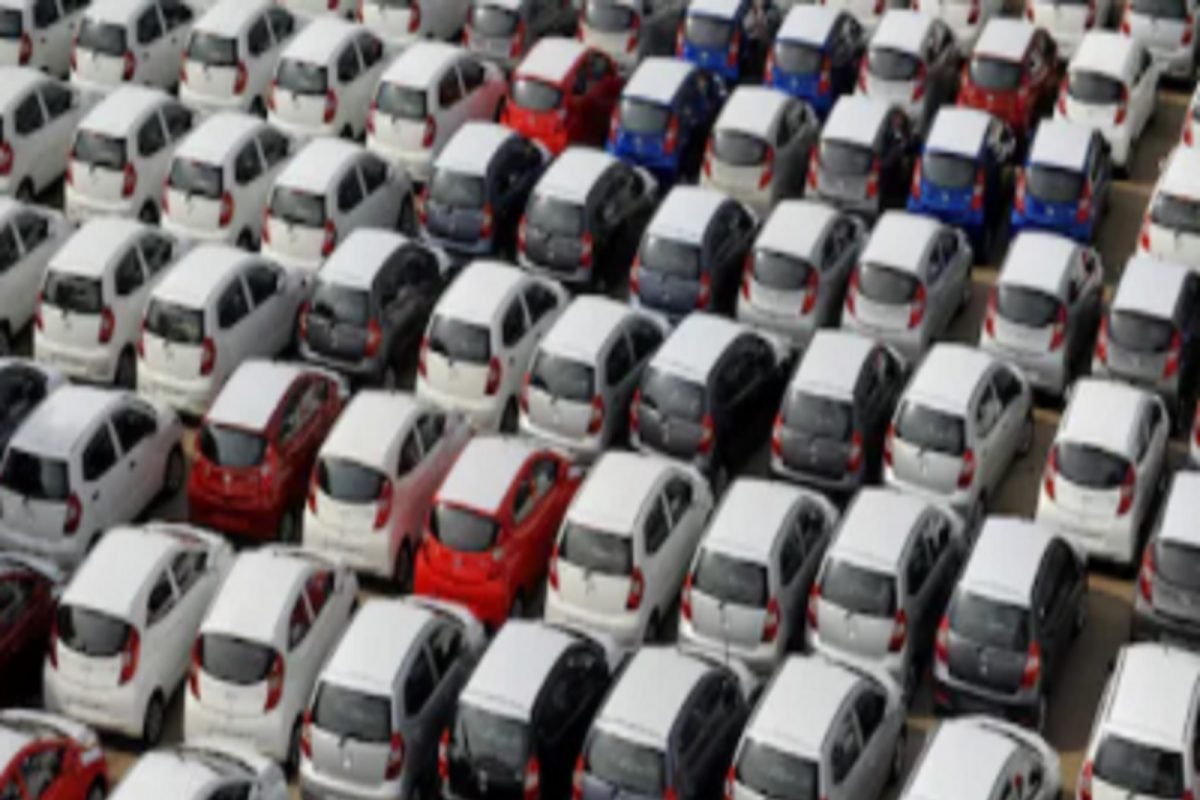 ...तर नव्या कार खरेदीवर मिळेल बंपर सूट, रजिस्ट्रेशन फीदेखील होईल माफ