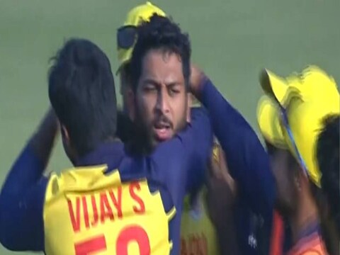 सय्यद मुश्ताक अली ट्रॉफीच्या फायनलमध्ये (Sayed Mushtaq Ali Trophy Final) तामिळनाडूने कर्नाटकवर (Tamil Nadu vs Karnataka) रोमांचक विजय मिळवला आहे. 