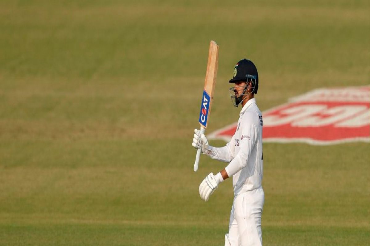 IND vs NZ: गावसकरांकडून कॅप घेणाऱ्या श्रेयसनं केली त्यांच्या मेव्हण्याची बरोबरी