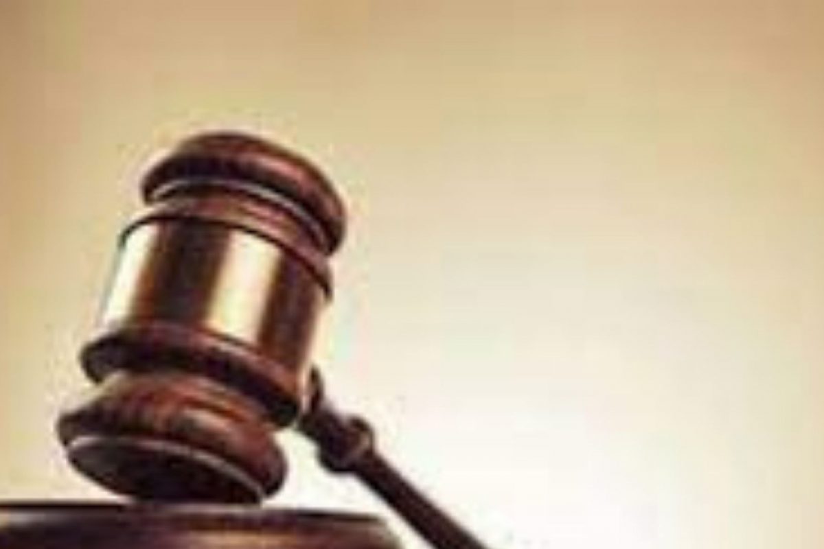 दिव्याखालीच अंधार! न्यायाधीशावरच गंभीर आरोप; ऐकून उच्च न्यायालयही थक्क, केलं निलंबित