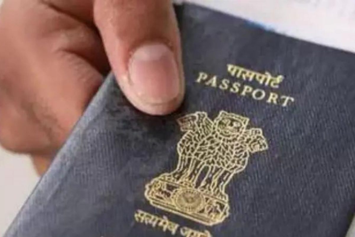 Amazon वरुन युवकानं ऑर्डर केला पासपोर्ट कव्हर; डिलिव्हर झालेली वस्तू पाहून बसला धक्का