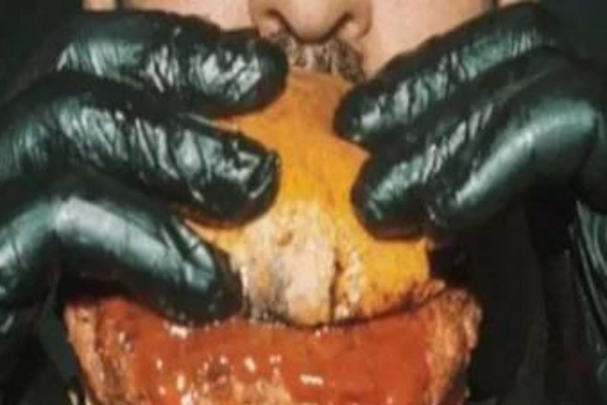 रेस्टॉरंटनं लॉन्च केलं मानवी मांसाची चव असलेलं बर्गर; खाण्यासाठी लोकांची गर्दी, नेमकं काय आहे प्रकरण?