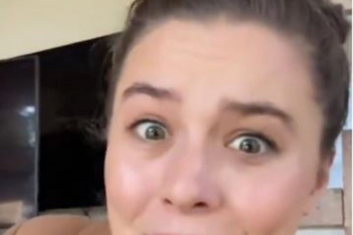 बॉयफ्रेंड आंधळा असल्याने अतिशय आनंदी आहे ही तरूणी; सांगितले 5 मोठे फायदे