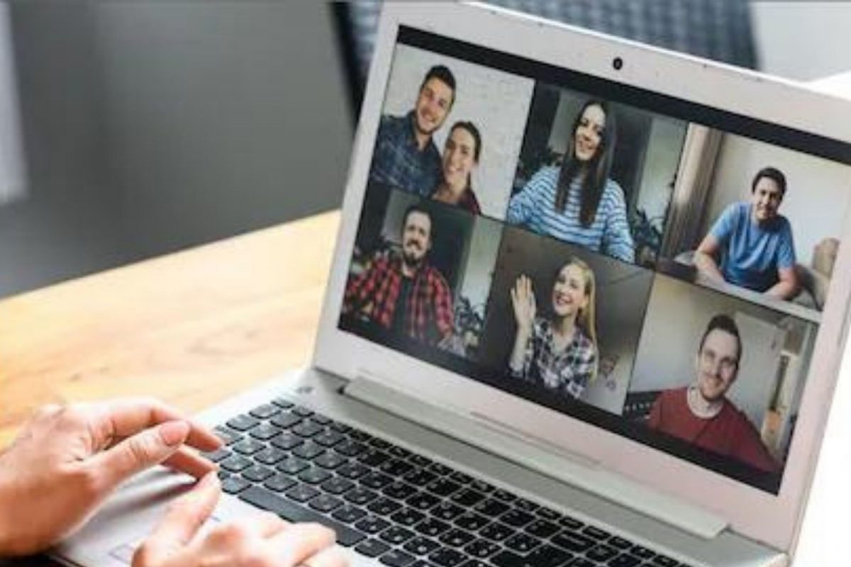 ऑनलाईन मीटिंगदरम्यानच व्यक्तीनं काढले आपले कपडे अन्...; व्हायरल झाला विचित्र घटनेचा VIDEO