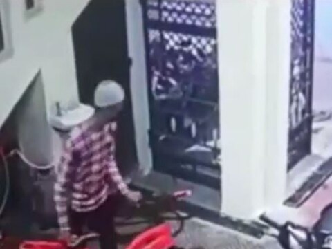 दररोज तुम्ही कित्येक चोरीच्या आणि दरोड्याच्या घटना ऐकत असाल. मात्र, काही चोर असं काहीतरी करून जातात जे पाहूनच आपल्याचा हसू आवरत नाही. 
