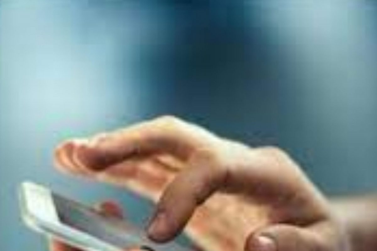 Smartphone वर भारतीय रोज घालवतात इतका वेळ! App डाउनलोड करण्यााचा टक्काही वाढला