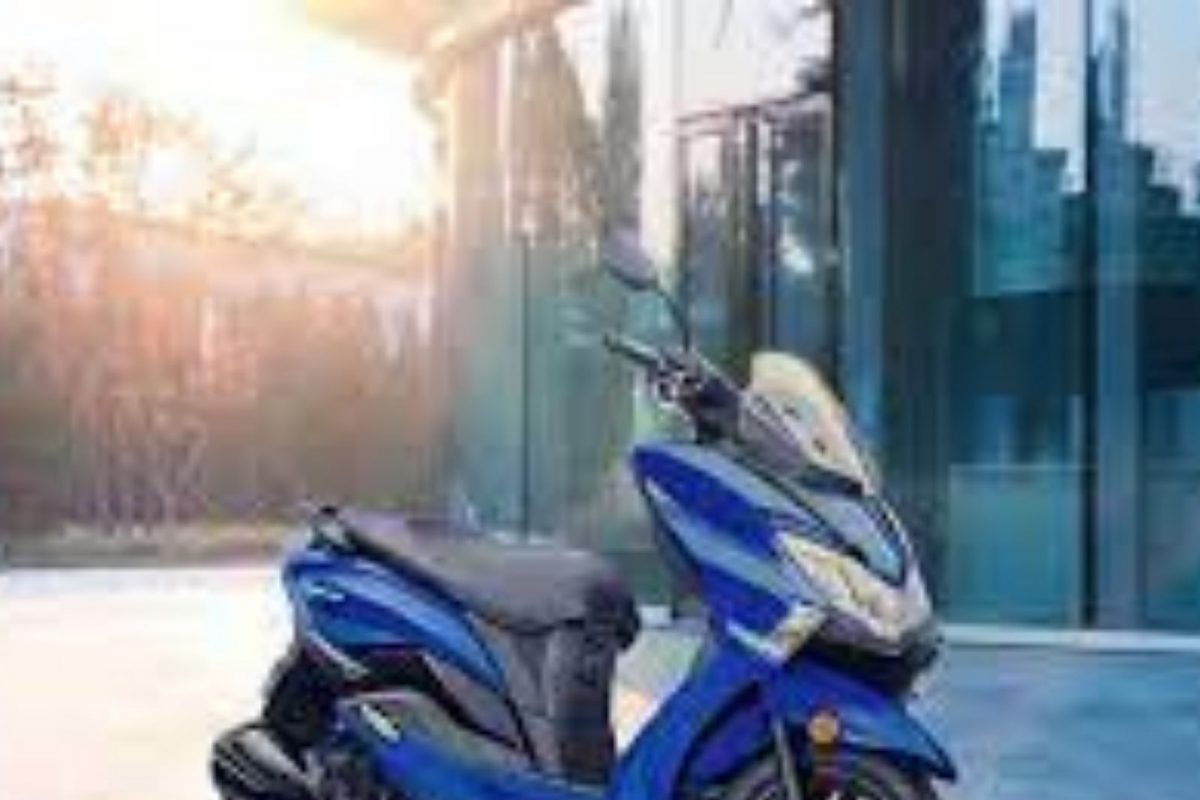 Suzuki ची इलेक्ट्रिक स्कूटर होणार लॉन्च; बजाज आणि TVS ला थेट टक्कर