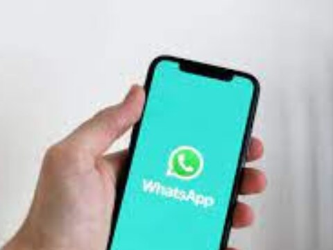 WhatsApp स्टेटसला व्हिडीओ असल्यास तो सहजपणे डाउनलोड करता येत नाही. पण आता एक ट्रिकद्वारे व्हिडीओ स्टेटस डाउनलोड करता येऊ शकतं.